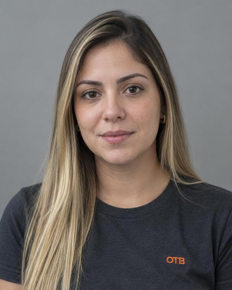 Retrato de Beatriz Camargel, Especialista em Design System do Grupo OTB