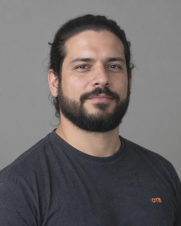 Retrato de Fernando Assumbrio, Diretor de Arte do Grupo OTB