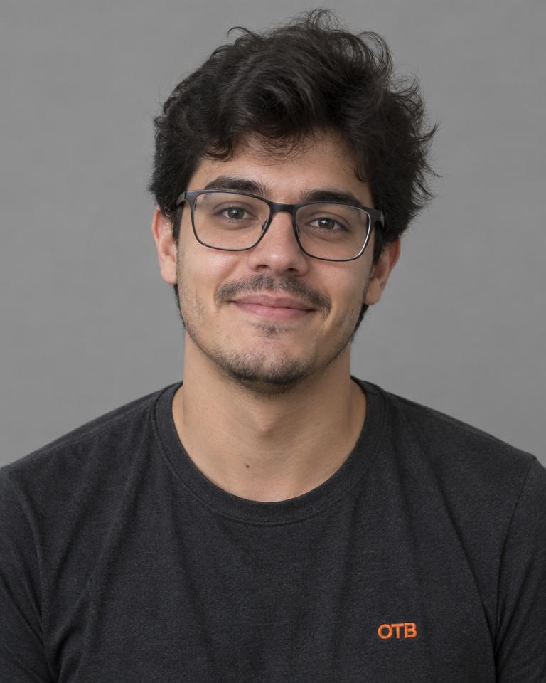 Retrato de Gustavo Verlingo, Especialista em DevOps do Grupo OTB