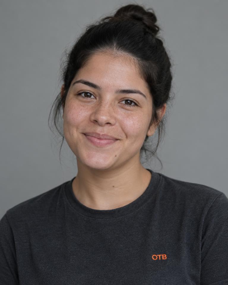 Retrato de Juliana Castrelli, Desenvolvedora Frontend do Grupo OTB