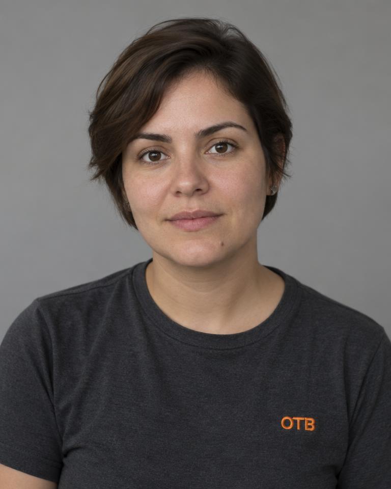 Retrato de Luciana Prattel, Engenheira Backend do Grupo OTB