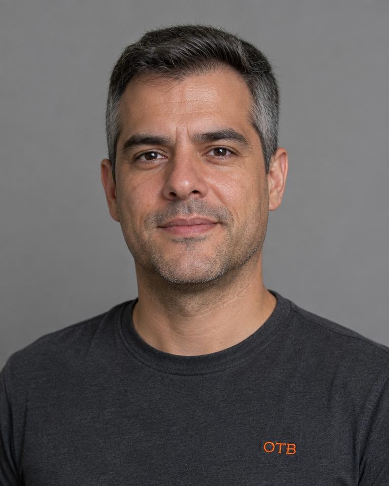 Retrato de Marcelo Teixandro, Consultor Comercial Sênior do Grupo OTB