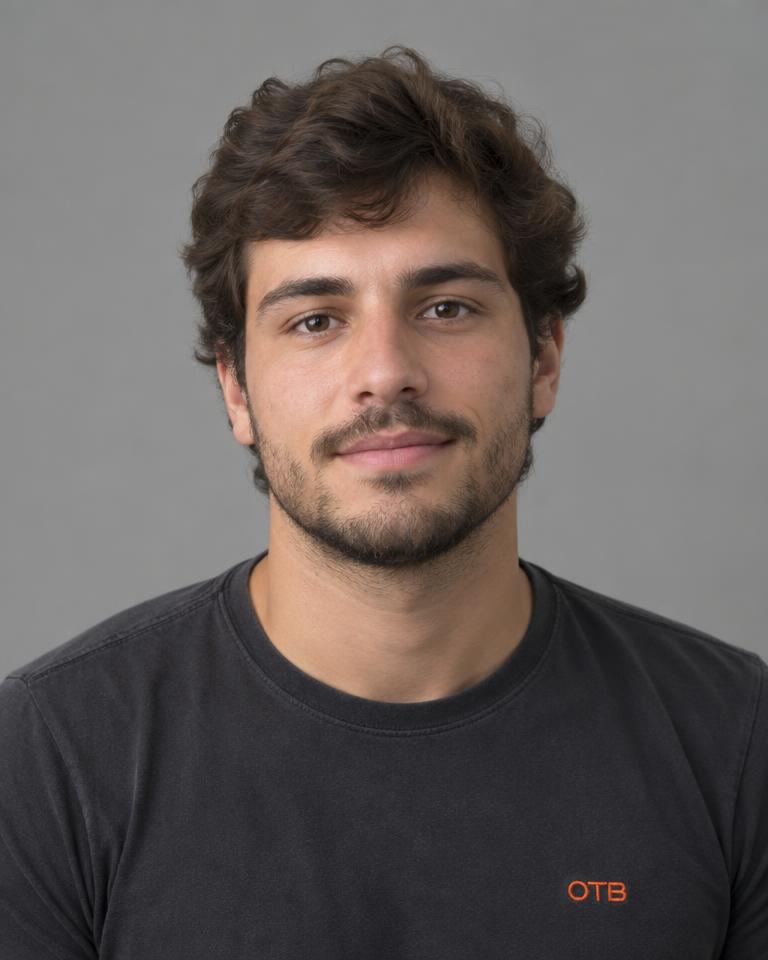 Retrato de Matheus Arantelli, Designer de Interação do Grupo OTB