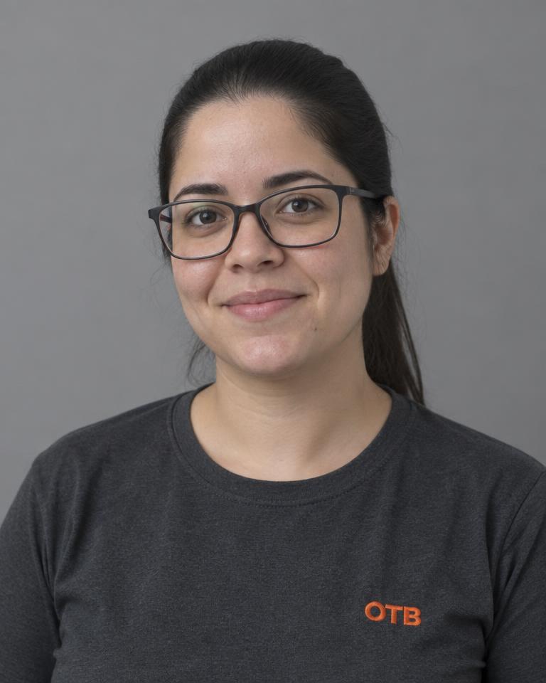 Retrato de Tatiane Serquino, Engenheira de Software Sênior do Grupo OTB